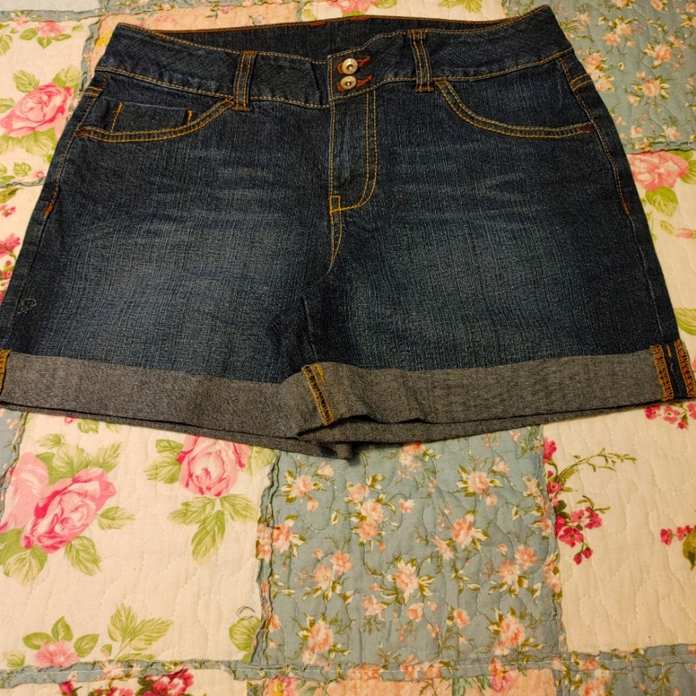 Faded Glory denim cuffed shorts size 6